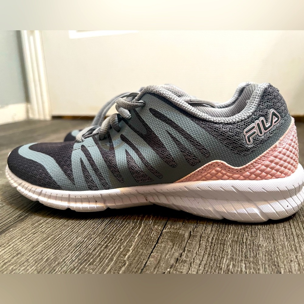 Women’s Fila Running Shoes- new